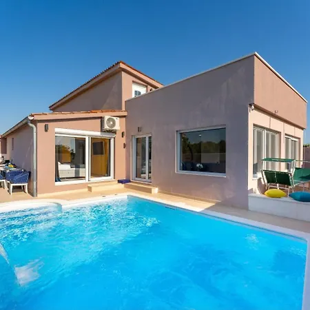 Holiday home Family Friendly House With A Swimming Pool Peroj, Fazana - 23328 *
