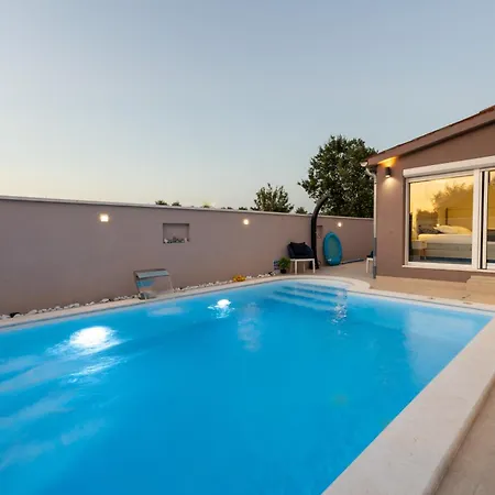 Family Friendly House With A Swimming Pool Peroj, Fazana - 23328 Holiday home *