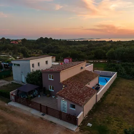 Family Friendly House With A Swimming Pool Peroj, Fazana - 23328 * Vodnjan