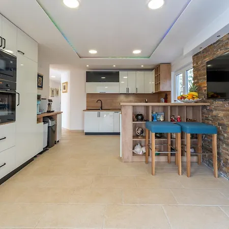 Vakantiehuis Family Friendly House With A Swimming Pool Peroj, Fazana - 23328 Vodnjan